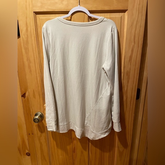 LOGO Lounge Size L Ivory French Knit Pullover Shirt  used in good condition - Picture 4 of 4